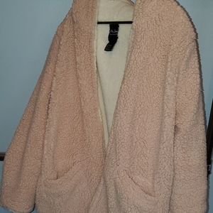 I'm selling this beautiful over size plush jacket
